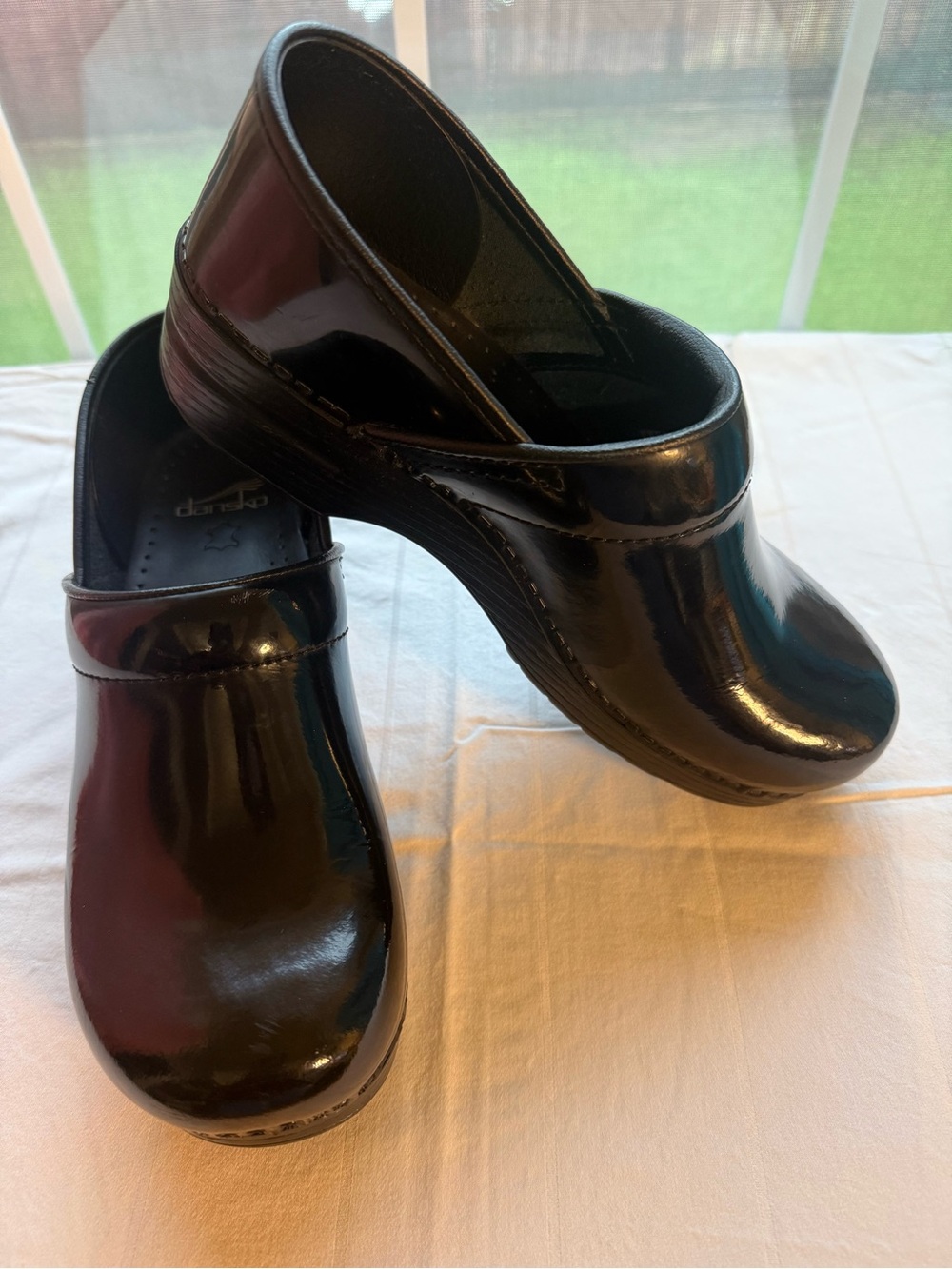 Dansko Black Patent Clogs Slip-On Mules eu 40